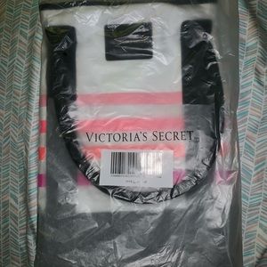 🍓NWT Victoria’s Secret beach bag